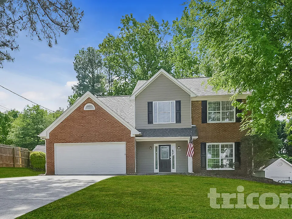 910 Hounds Ridge Ct