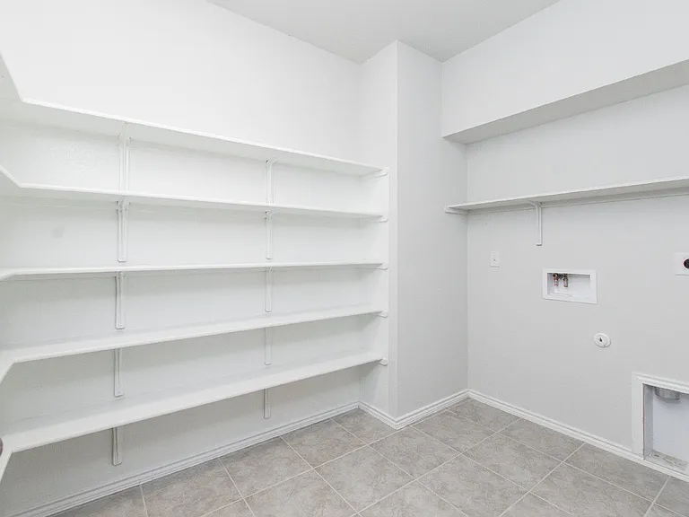2033 Mallard Ct — Photo 7