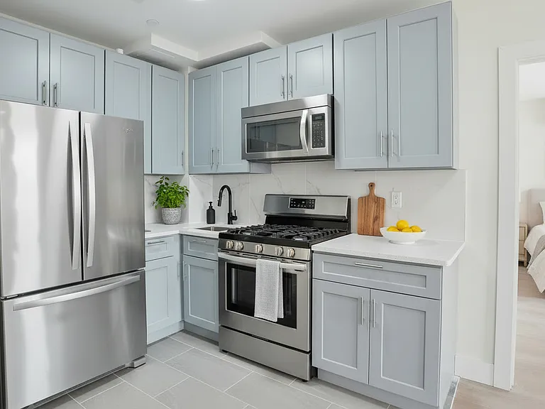 16913 90th Ave #7C — Photo 2