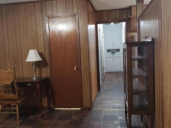 4th image of 106 Mulberry Ave