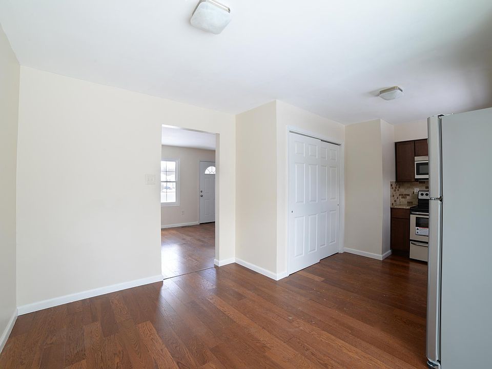 2nd image of 22 Allison Ln