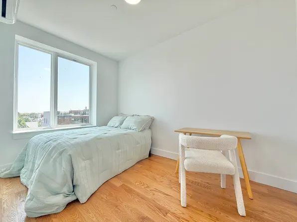 1644 New York Avenue image 3 of 6