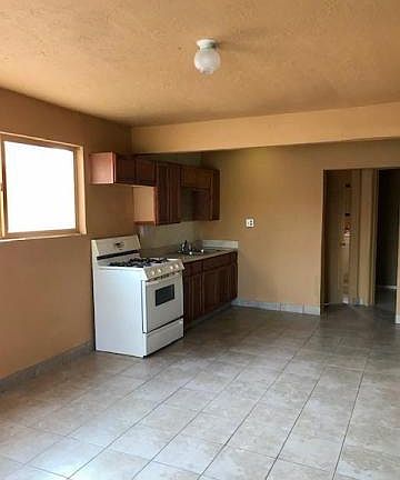 3rd image of 619 Val Verde St APT 3