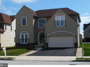 2745 Applehouse Rd, Philadelphia, PA 19114