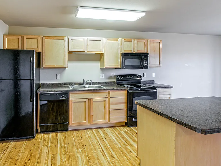 Jefferson Creek Apartments — Photo 11