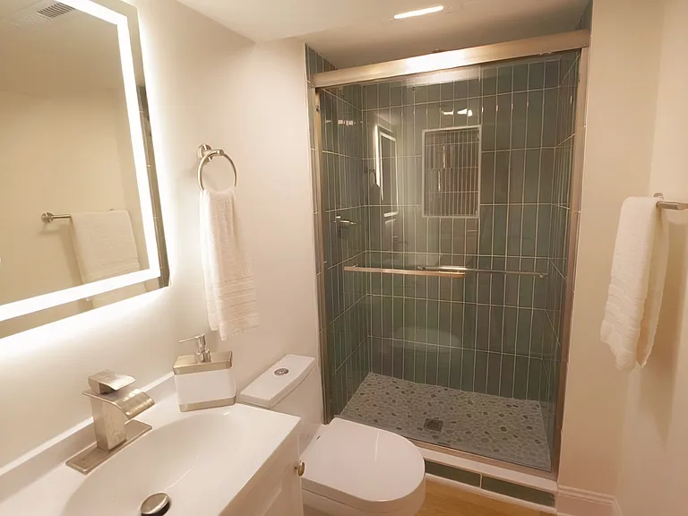 781 Livezey Ln — Photo 4