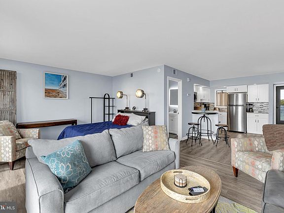 5th image of 40126 Fenwick Tower Rd #305