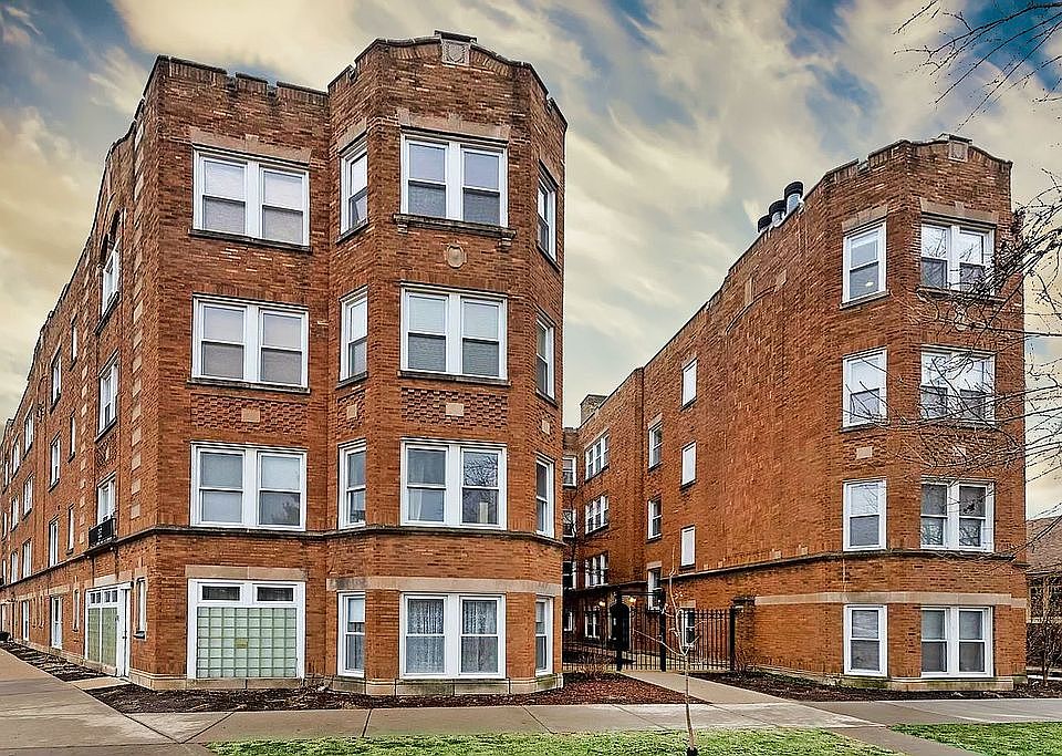 1st image of 2917 W Leland Ave APT 3