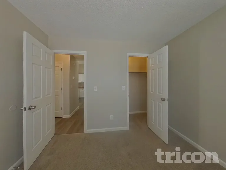 136 Westport Dr — Photo 13