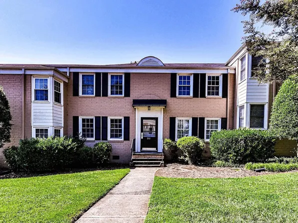 311 Wakefield Dr APT B, Charlotte, NC 28209