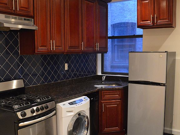 3rd image of 245 W 109th St APT 8