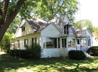 612 Country Club Dr, McHenry, IL 60050