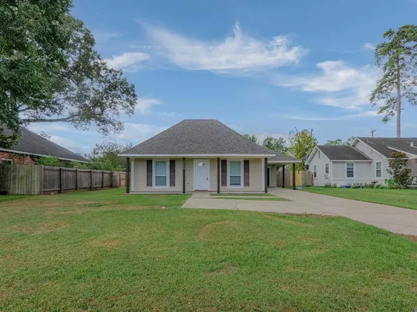 7378 Robinson Dr, Denham Springs, LA 70706