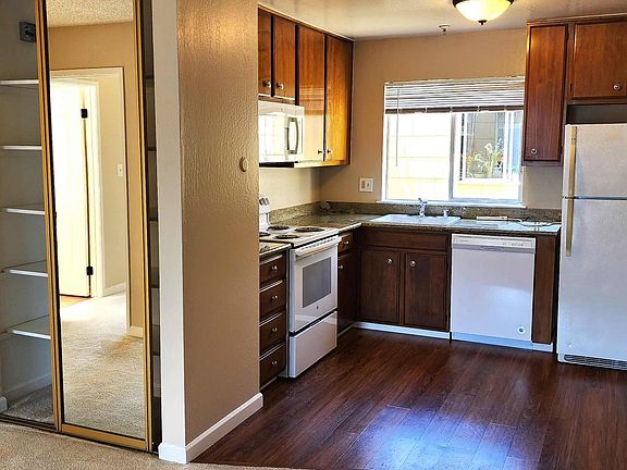 5th image of 1324 Willard St APT 304
