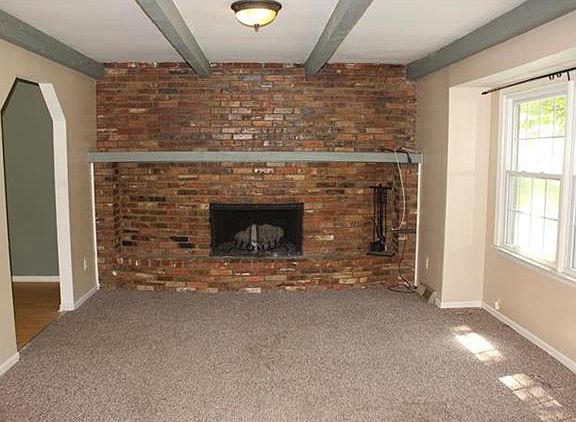 2nd image of 5812 NW Buttonwood Dr