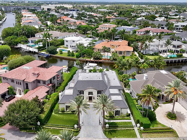 377 E Coconut Palm Rd — Photo 62