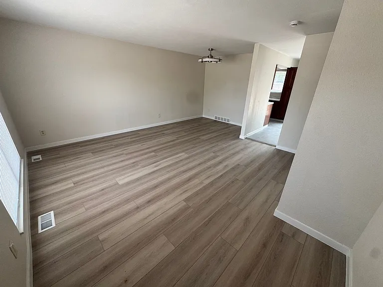16004 E Adriatic Pl — Photo 4