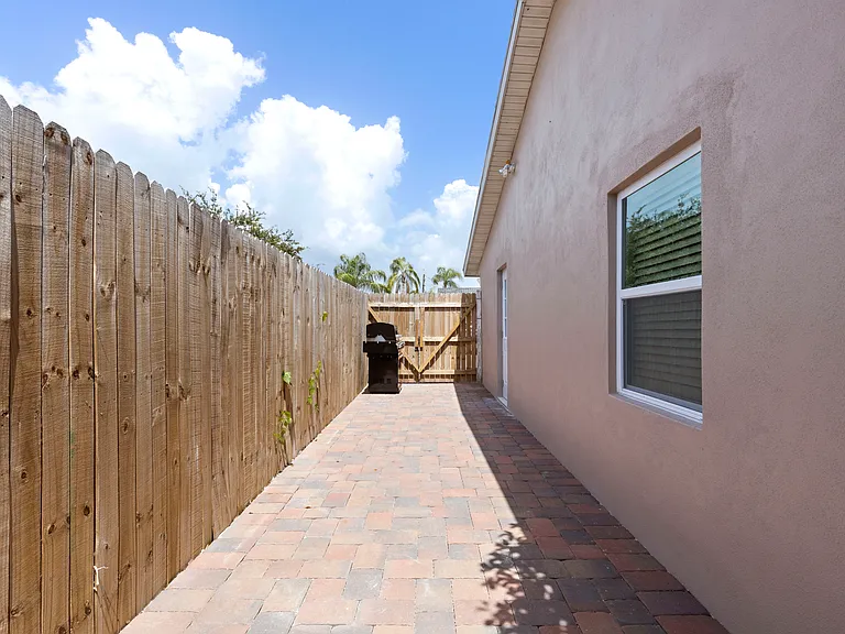 2424 Whippoorwill Cir #2 — Photo 5