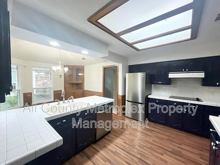 1404 Stoneboro Ln — Photo 6