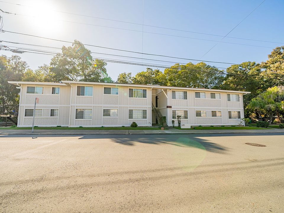 1st image of 3285 Delaware St #203