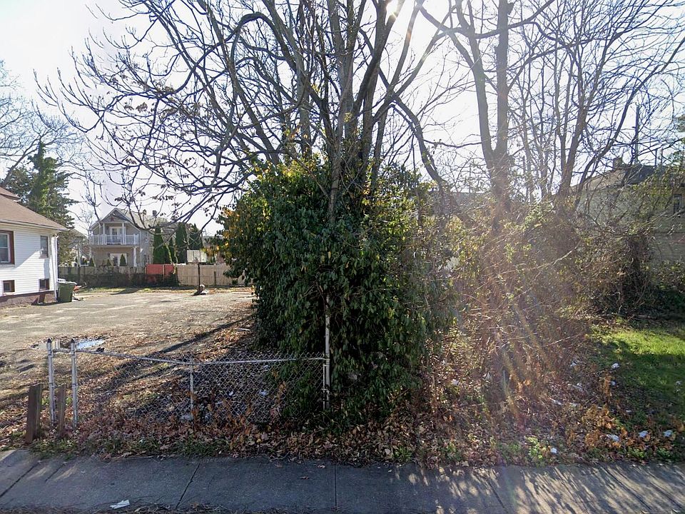 2nd image of 1326 Heck Avenue