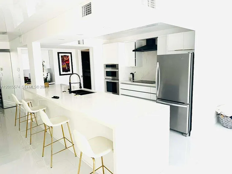 600 Parkview Dr #1018 — Photo 5