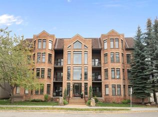 1407 N Kensington Close NW #102, Calgary, AB T2N 3J6