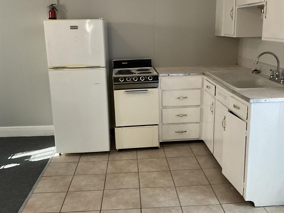 1st image of 156 Holland St #4