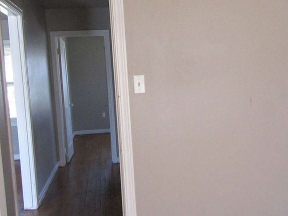 5th image of 712 SW Roosevelt Ave