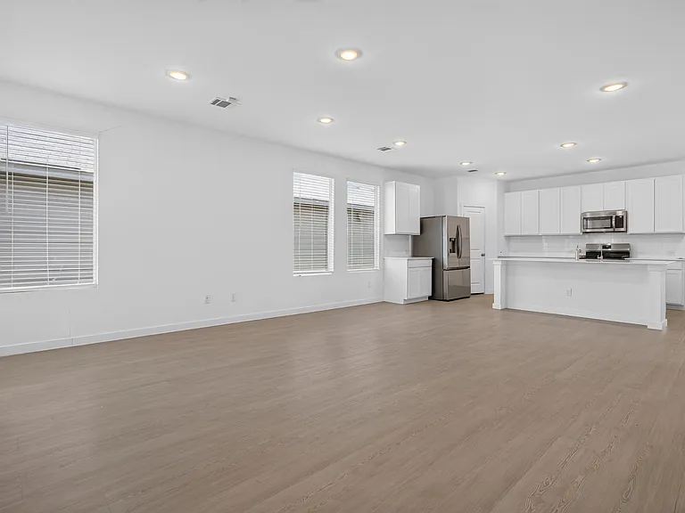 415 Kayden Ct — Photo 9