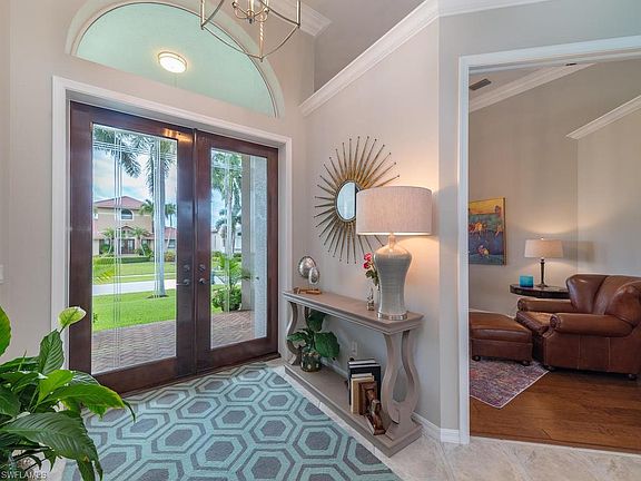 5th image of 851 Banyan Ct