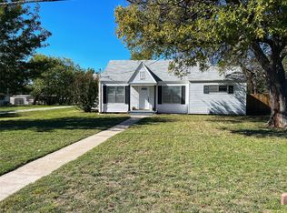 518 Montague St, Nocona, TX 76255