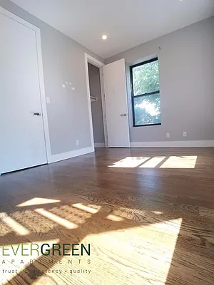 Rented by Evergreen Apartments BK | media 126