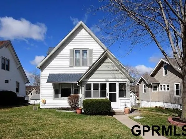 2146 S 35th St, Omaha, NE 68105