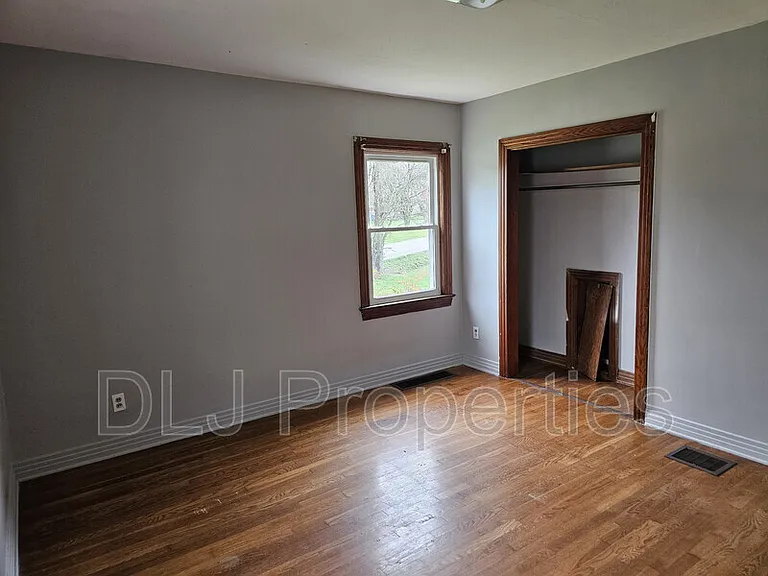 816 Andrew Johnson Hwy — Photo 8