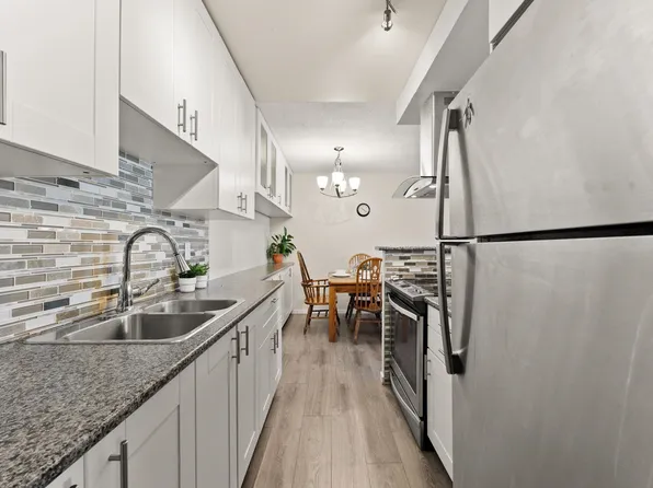 6759 Willingdon Ave #1202, Burnaby, BC V5H 3Y9