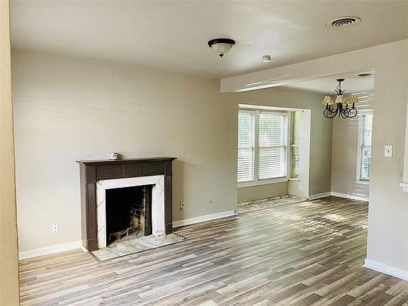 4th image of 1119 W Tucker Blvd