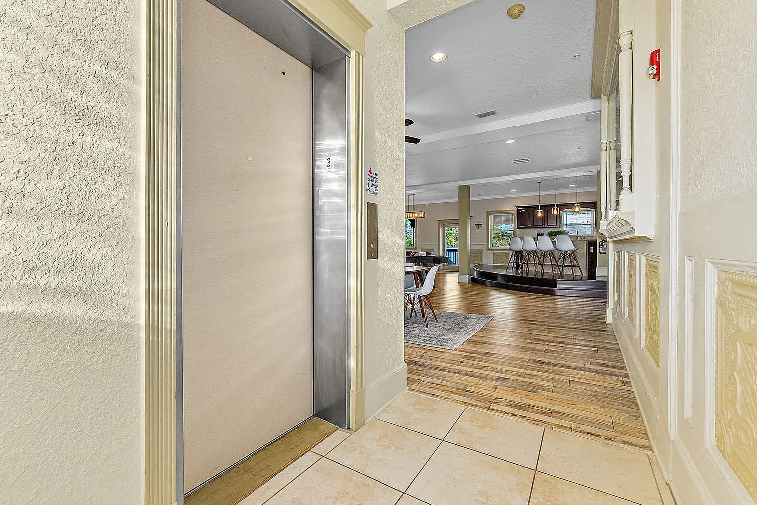 3 bed, 2.0 bath, 2292 sqft, $7,120 — Photo 2