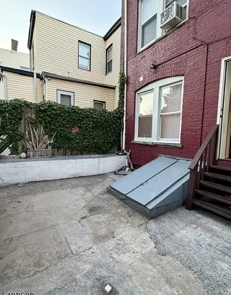 65 Clendenny Ave — Photo 17