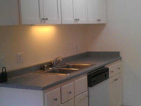 4th image of 940 Kiely Blvd Unit E