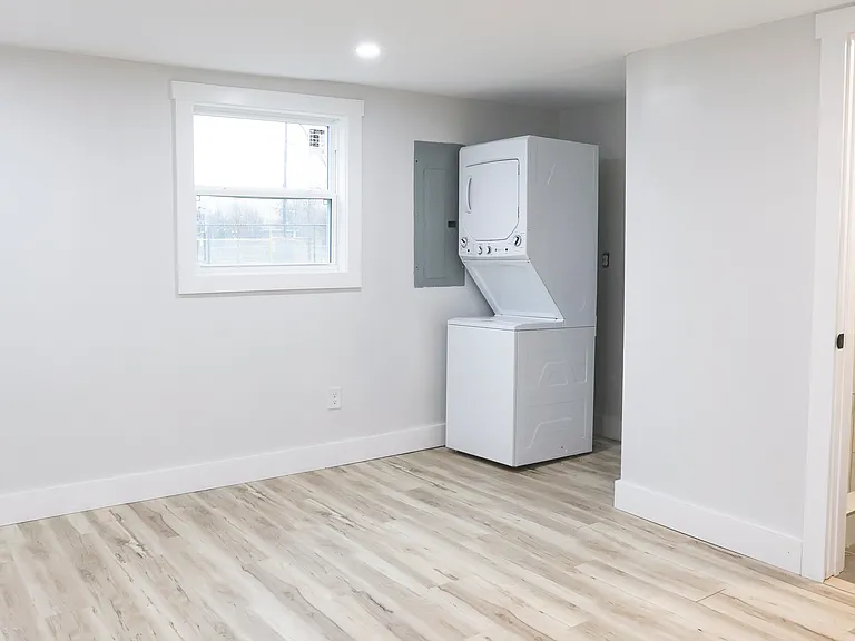 314 E Charlestown Ave #B-1 — Photo 3