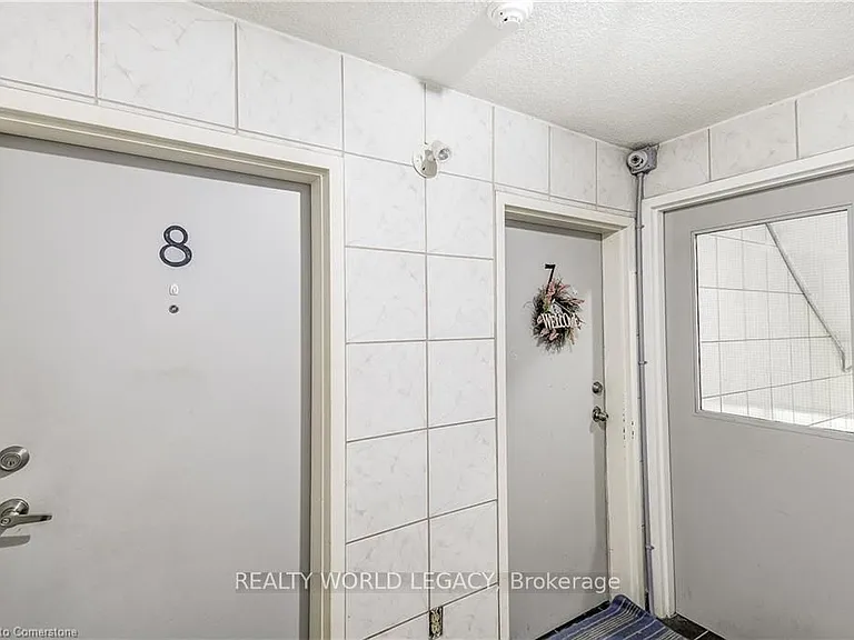119 Cedar St S #8 — Photo 4