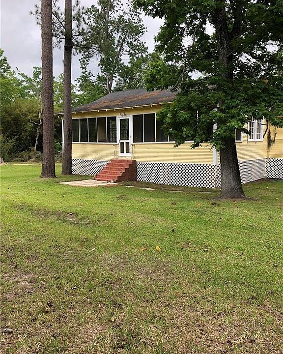 1st image of 2418 Dennis Ln