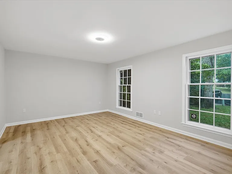 4120 Nutwood Way — Photo 5