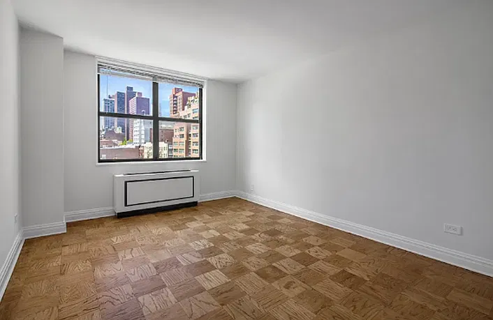 400 East 71st Street — Photo 3