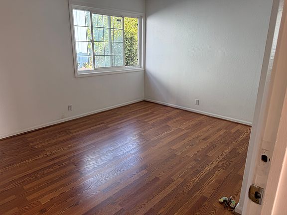2nd image of 3255 Oakmont Dr #1