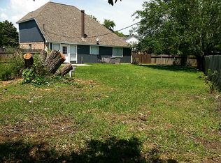 4513 Beechcraft St, Seabrook, TX 77586