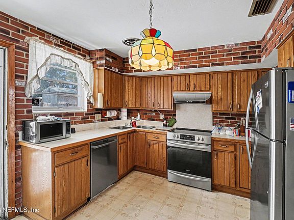 5th image of 11211 HARLAN Drive