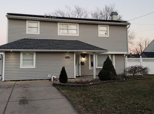 822 Jennetty Ct, Perth Amboy, NJ 08861