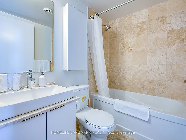 14 York St #1807 — Photo 12